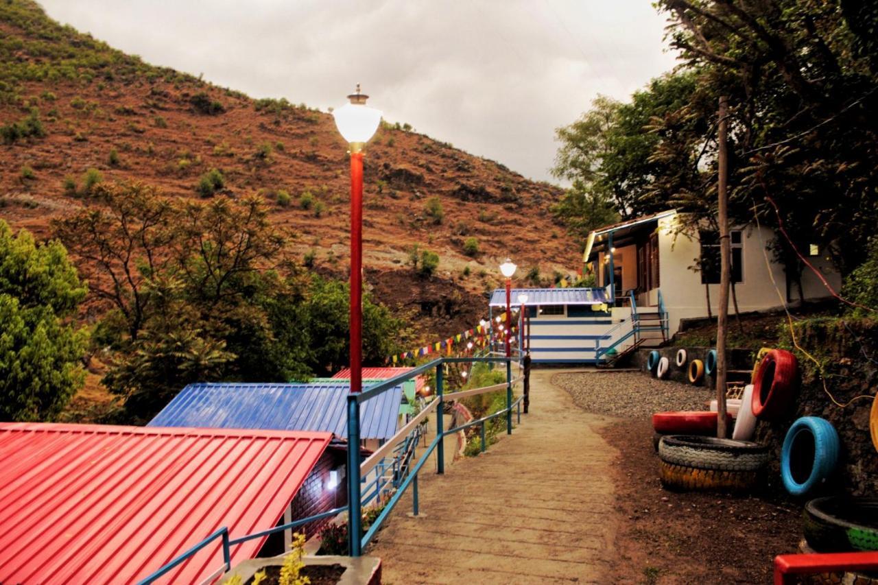 The Stream Side Hostel ムスーリー エクステリア 写真