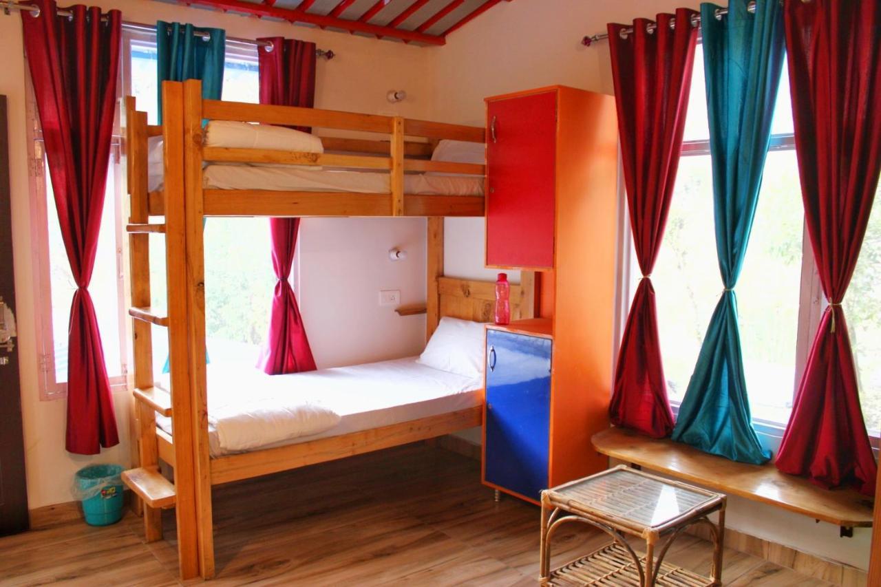 The Stream Side Hostel ムスーリー エクステリア 写真